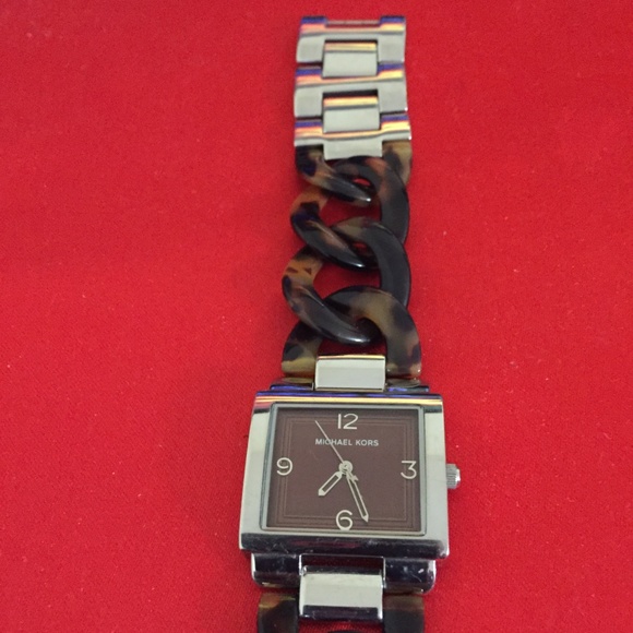 MICHAEL KORS TORTOISE BRACELET WATCH - Picture 2 of 4